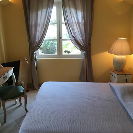 Le Champmazet Bed & Breakfast La Roquette-sur-Siagne ภายนอก รูปภาพ
