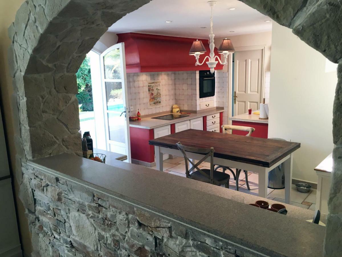 Le Champmazet Bed & Breakfast La Roquette-sur-Siagne ภายนอก รูปภาพ