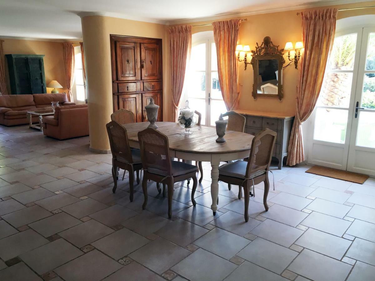 Le Champmazet Bed & Breakfast La Roquette-sur-Siagne ภายนอก รูปภาพ
