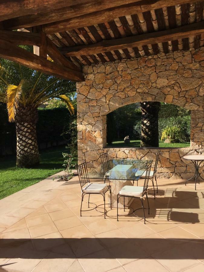 Le Champmazet Bed & Breakfast La Roquette-sur-Siagne ภายนอก รูปภาพ