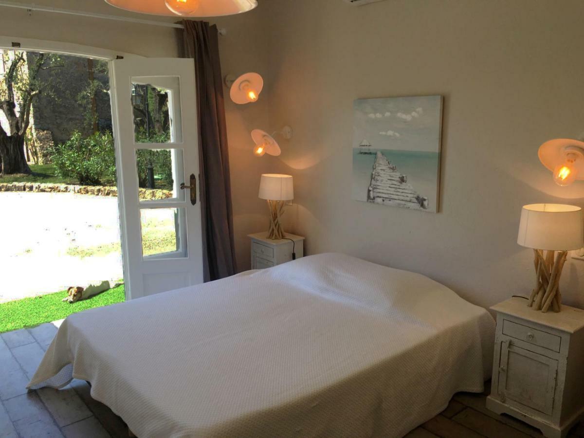 Le Champmazet Bed & Breakfast La Roquette-sur-Siagne ภายนอก รูปภาพ