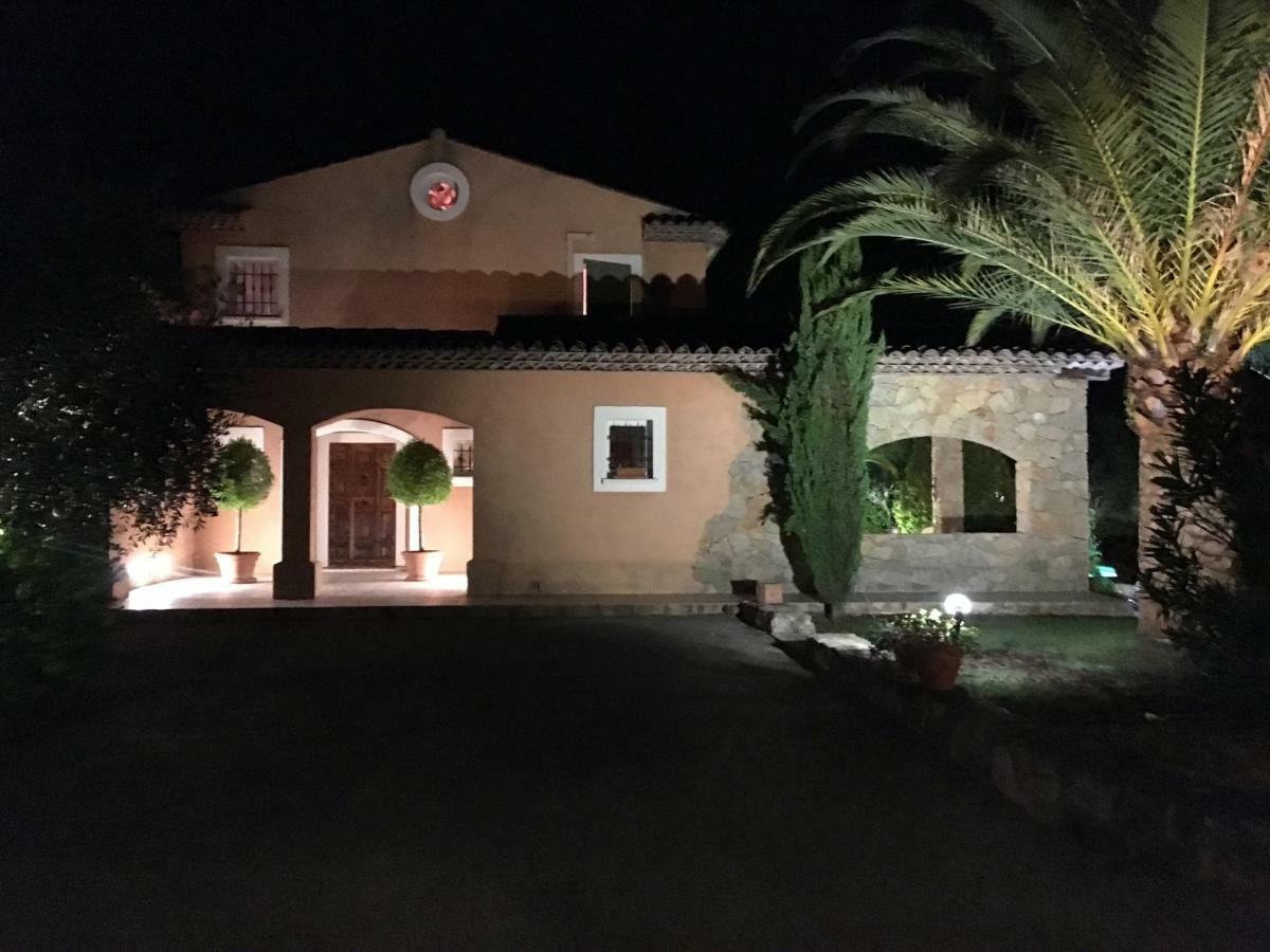 Le Champmazet Bed & Breakfast La Roquette-sur-Siagne ภายนอก รูปภาพ
