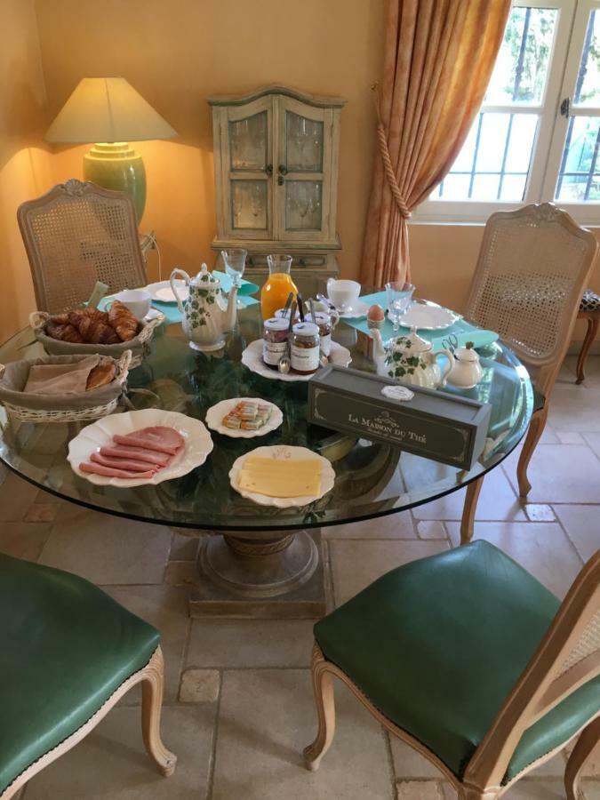 Le Champmazet Bed & Breakfast La Roquette-sur-Siagne ภายนอก รูปภาพ
