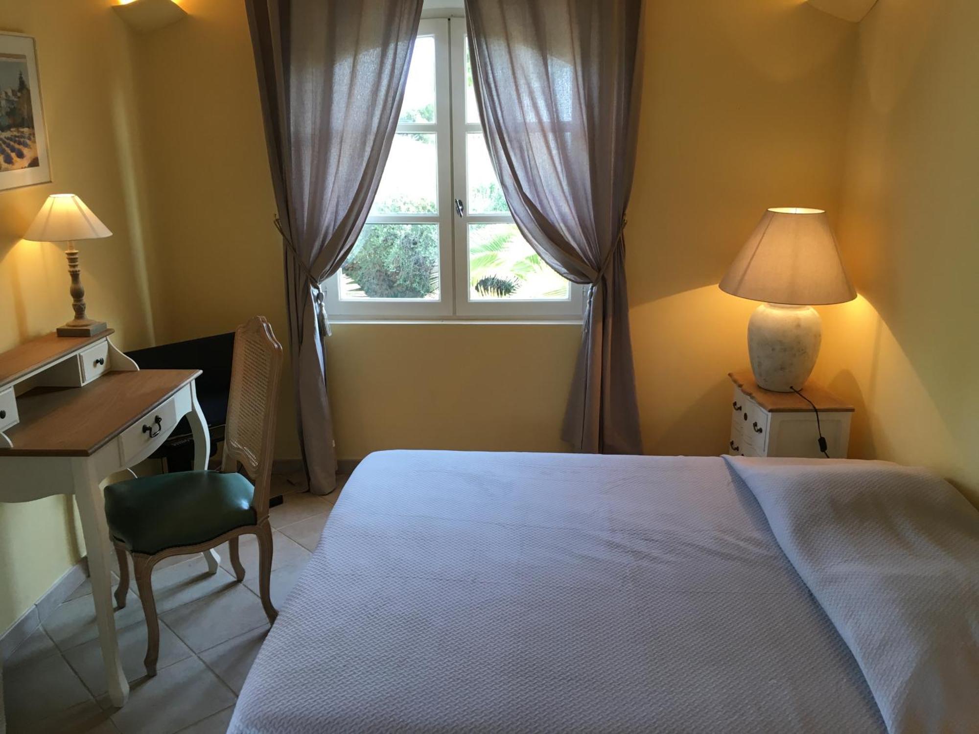 Le Champmazet Bed & Breakfast La Roquette-sur-Siagne ภายนอก รูปภาพ