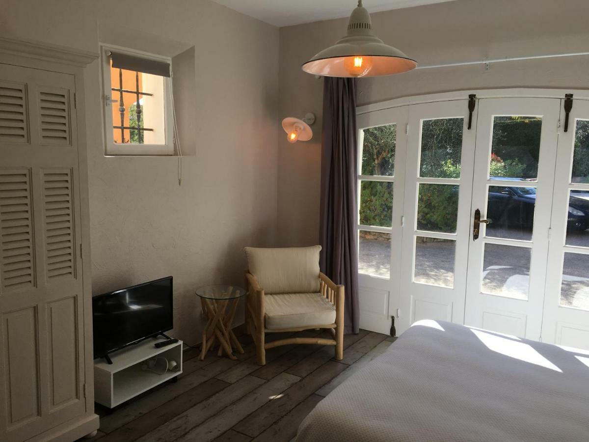 Le Champmazet Bed & Breakfast La Roquette-sur-Siagne ภายนอก รูปภาพ
